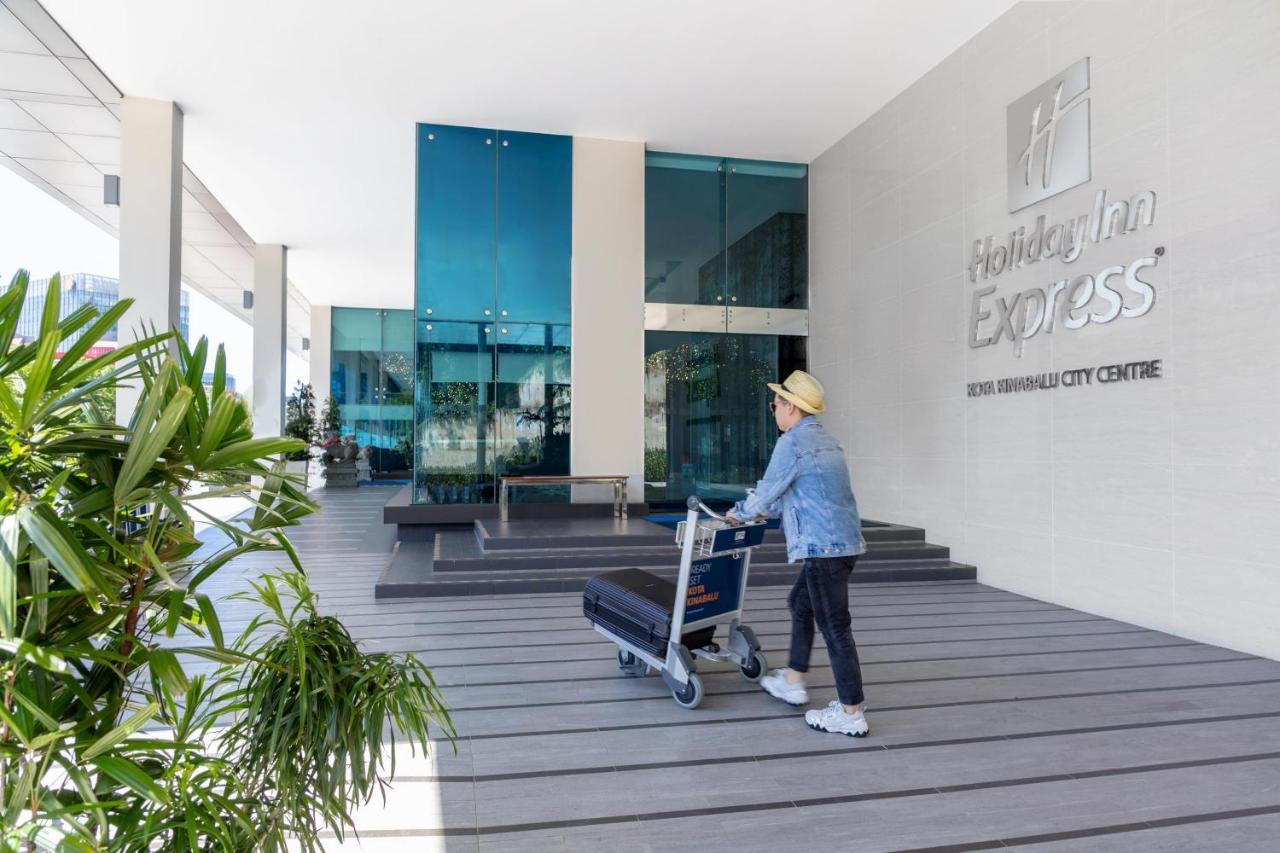 Holiday Inn Express Kota Kinabalu City Centre By Ihg Exterior foto