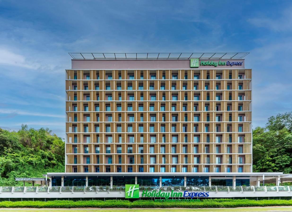Holiday Inn Express Kota Kinabalu City Centre By Ihg Exterior foto